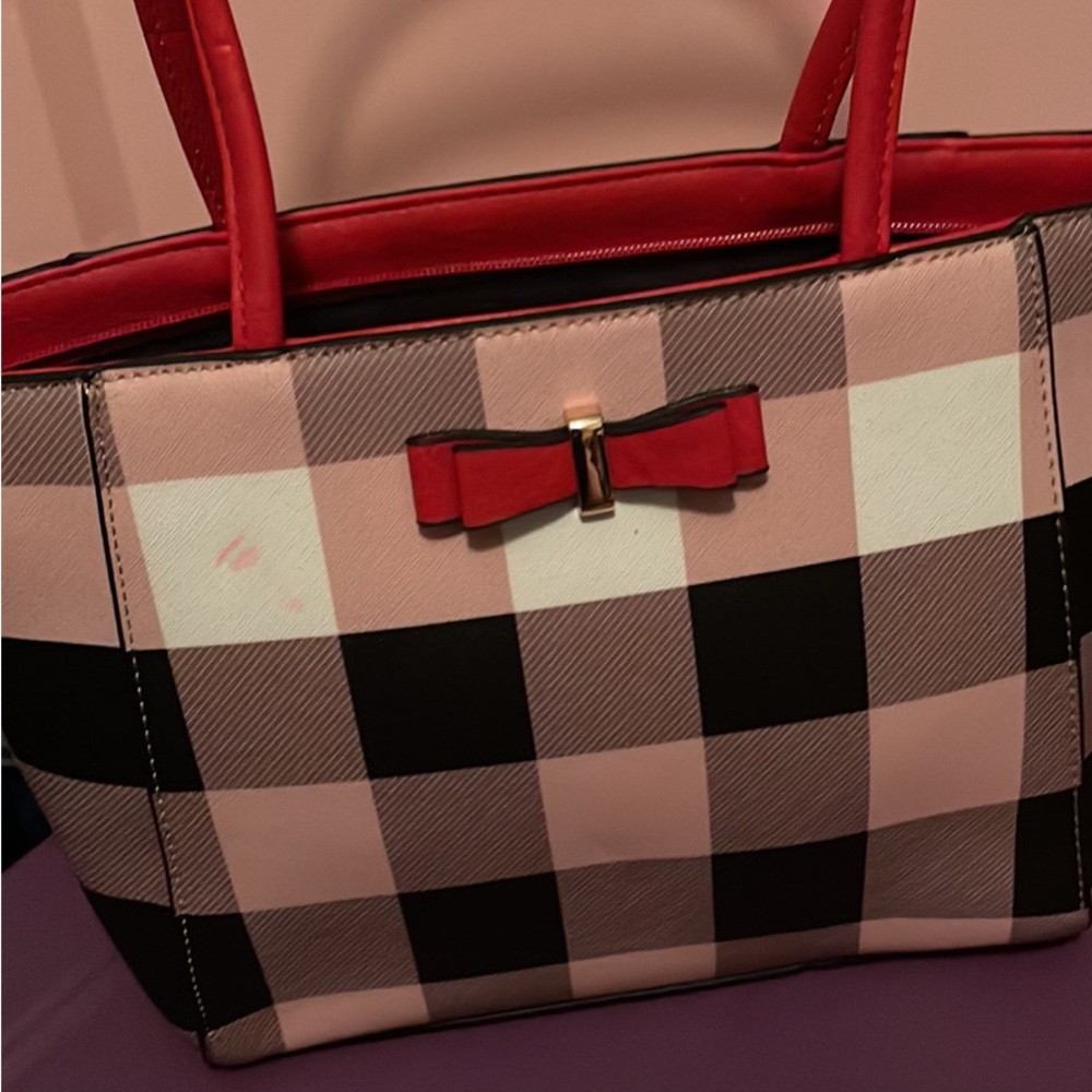 Red no brand